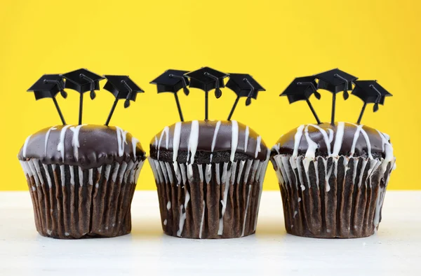 Buona festa di laurea cupcake al cioccolato — Foto Stock