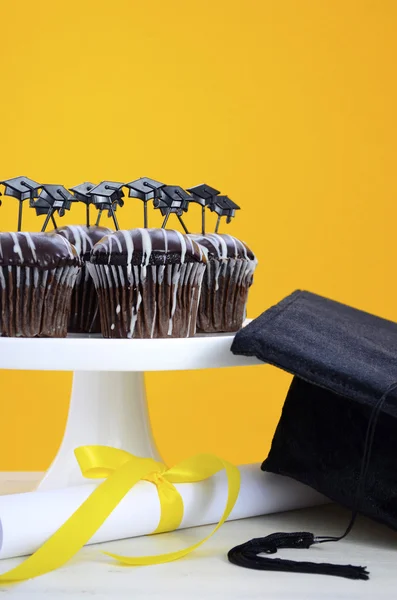 Happy Graduation Day party chocolate cupcakes — Stock Photo, Image