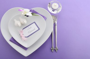 Purple Tema düğün sofra yer. 
