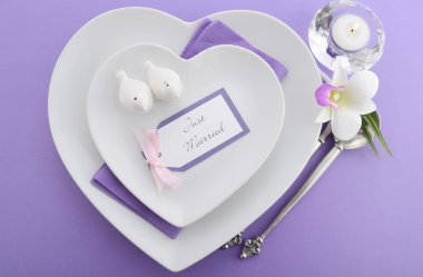 Purple Tema düğün sofra yer. 