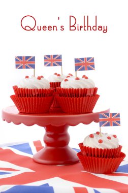 Union Jack bayrakları ile İngiliz Cupcakes