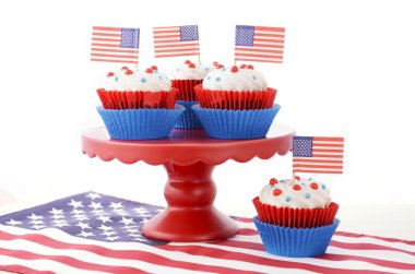 Mutlu Temmuz'u Cupcakes kırmızı stand