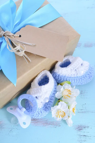 Babydouche zijn een jongen natuurlijke wrap geschenk — Stockfoto