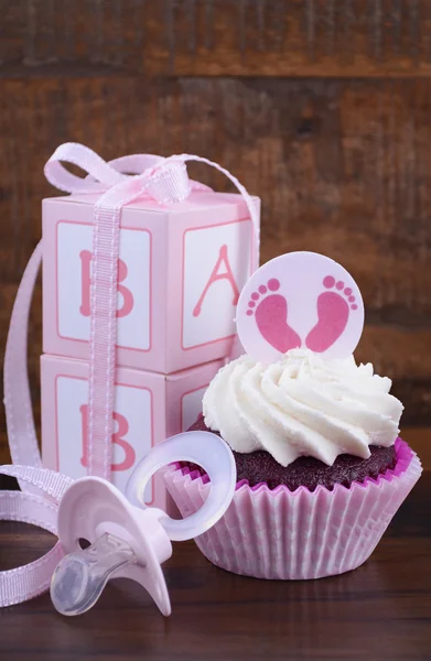 Vintage Style Baby Shower Cupcake and Gift Box — Stock Photo, Image