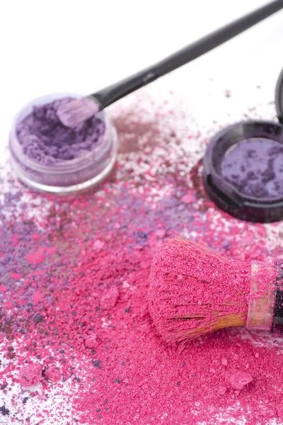 Pink and purple makeup powder and brush. — Stock Photo, Image