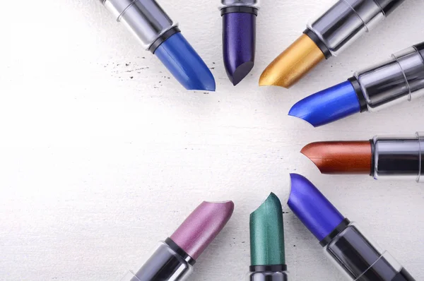 Gama de colores de lápiz labial maquillaje moderno . — Foto de Stock