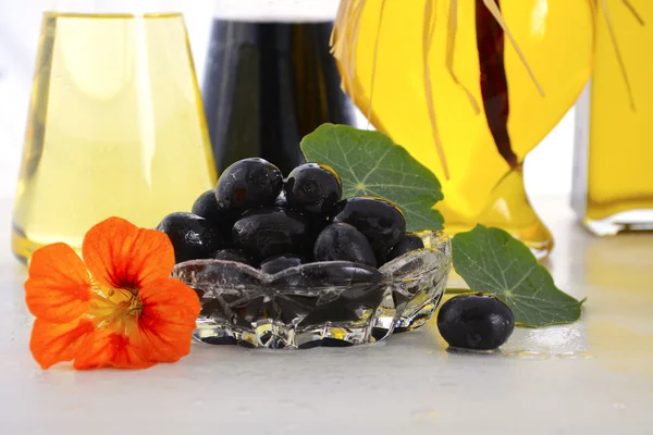 Salad Dressing with oils, olives and vinegars — ストック写真