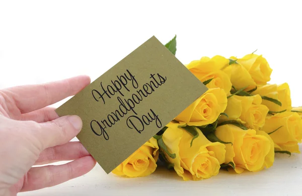 Yellow roses gift for Grandparents Day. — Stockfoto