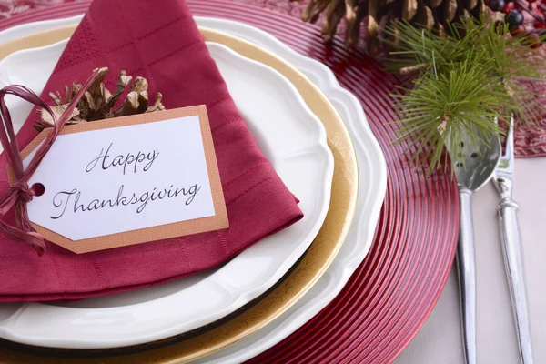 Traditional red theme Thanksgiving table place setting. — Stock fotografie