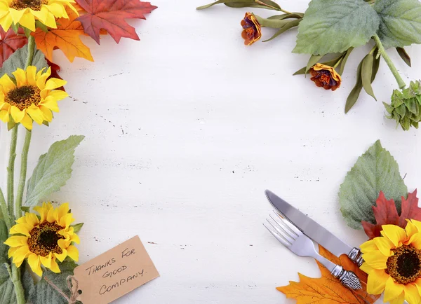Fondo Feliz Día de Acción de Gracias con bordes decorados . —  Fotos de Stock