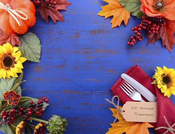 Feliz Ação de Graças fundo com bordas decoradas . — Fotografia de Stock