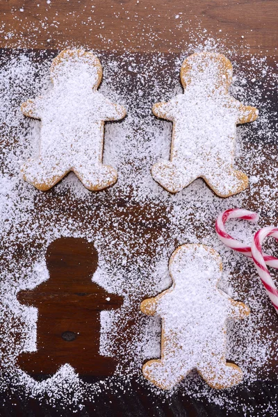 Bakken peperkoek mannen voor Kerstmis — Stockfoto