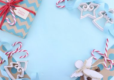Dekore edilmiş sınırları ile Noel arka plan. 