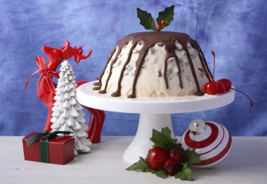 Yaz zamanı Noel dondurma Erik pudingi.