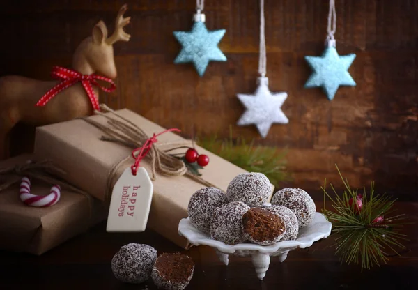 전통적인 크리스마스 럼 공 사탕. — 스톡 사진