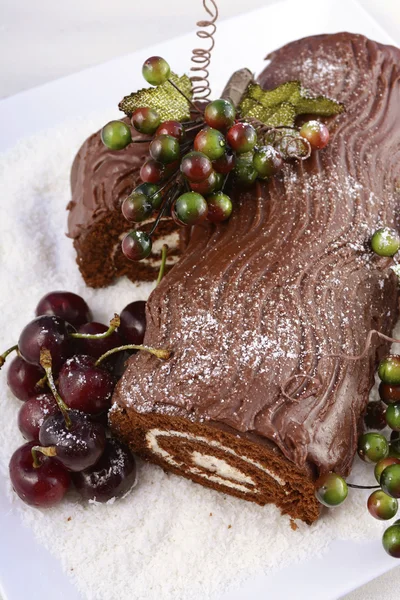 Yule ログのクリスマス ケーキ. — ストック写真