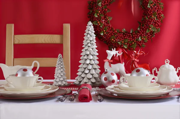 Mesa de Navidad roja y blanca . — Foto de Stock