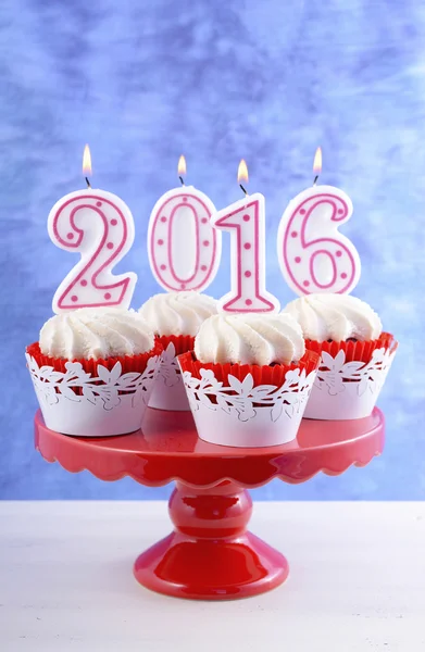 幸せな新しい年 2016年カップケーキ — ストック写真