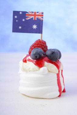 Avustralya Mini Pavlovas ve bayrakları