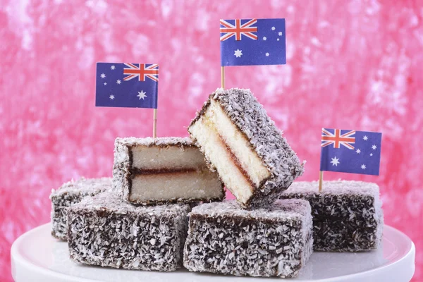 伝統的なオーストラリア ラミントン ケーキ — ストック写真