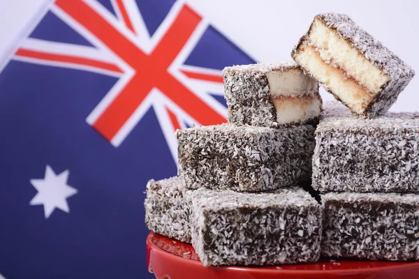 Geleneksel Avustralya Lamington kek — Stok fotoğraf