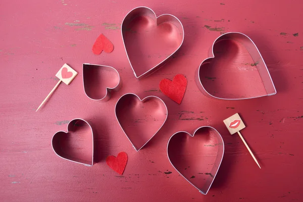 Cortadores de galletas en forma de corazón — Foto de Stock