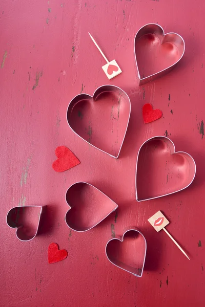 Cortadores de biscoito em forma de coração — Fotografia de Stock