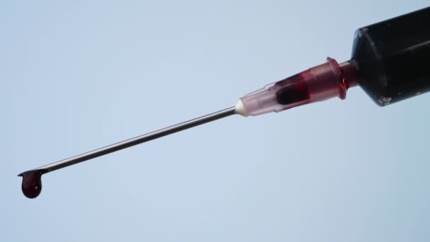 医院使用的采血针 这是一种医疗技术 它是用来抽血检测各种疾病的针头 检查体内疾病的原因 西林格 盐水针 — 图库视频影像