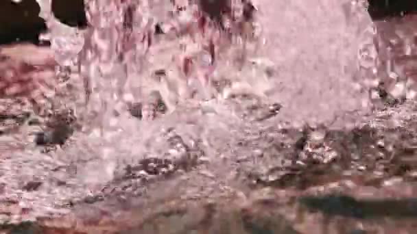 Wasserfontäne Pool Bewegen Planschen Und Blase Aufsteigen — Stockvideo