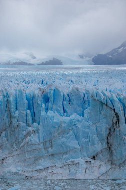 Dikey Görüş Buzulu Perito Moreno Ulusal Parkı Los Glaciares. Sonbaharda Arjantin Patagonyası.