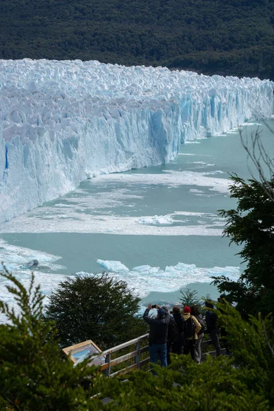 Imponerande Vertikal Bild Perito Moreno Glaciär Ligger Anderna Bergen Patagonien — Stockfoto