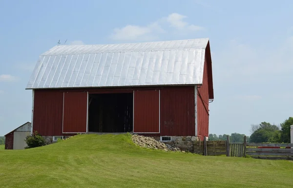 Jednoduchý tyč stodola — Stock fotografie