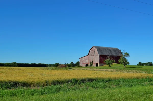 Weathered old barn — Stock Photo, Image