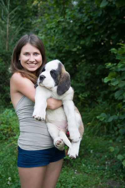 Menina com cachorro — Fotografia de Stock