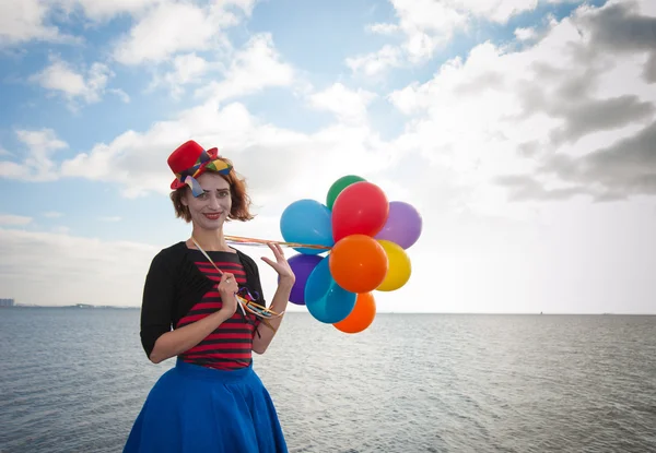 Mädchen mit Luftballons — Stockfoto