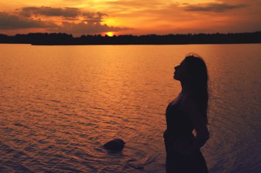 gün batımında siluet