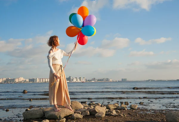 Gratis meisje met ballen — Stockfoto