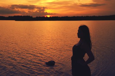 gün batımında siluet