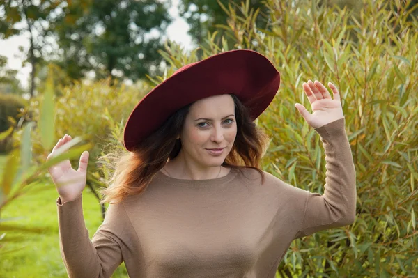 Mujer con sombrero — Foto de Stock