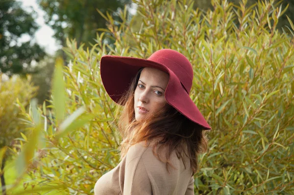 Mujer con sombrero —  Fotos de Stock