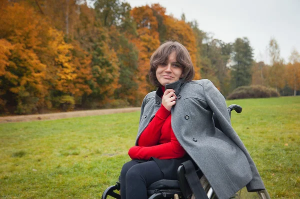 Vrouw in een rolstoel — Stockfoto