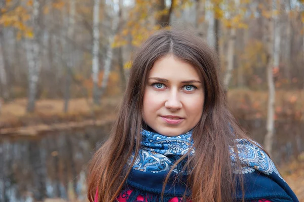 Fille aux yeux bleus — Photo