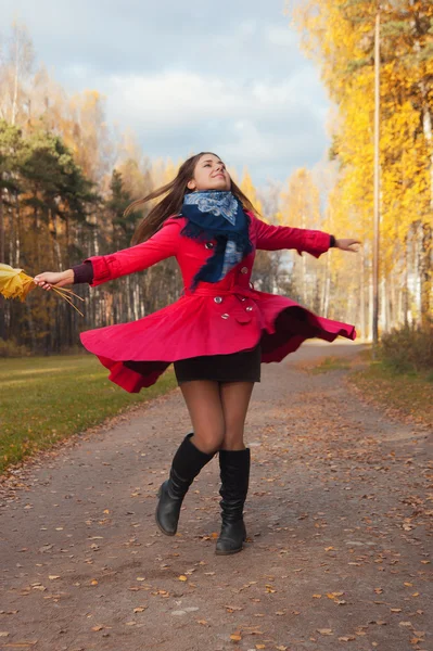 Ragazza nel parco — Foto Stock