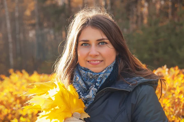 Girl in the Park — Stock Photo, Image