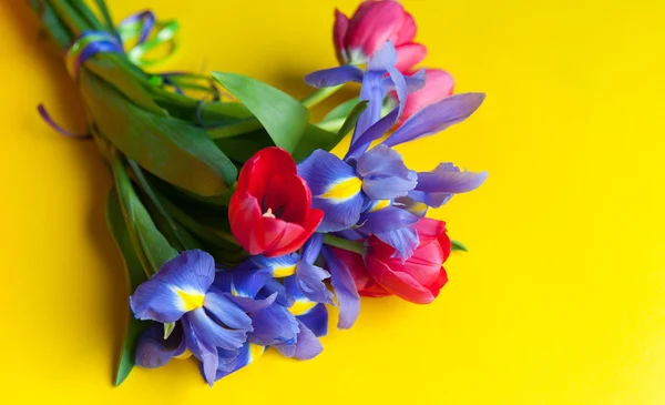 Bouquet sul tavolo — Foto Stock