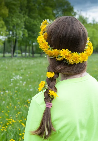 Girl in a wreath — Stock Photo, Image