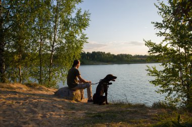 gün batımında arkadaşlar