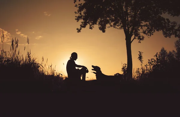 gün batımında arkadaşlar