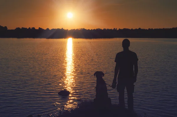 gün batımında arkadaşlar