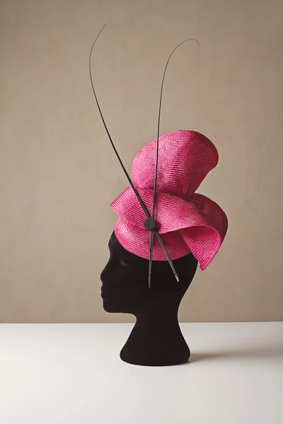 Pink and black ladies races hat spring carnival — Zdjęcie stockowe